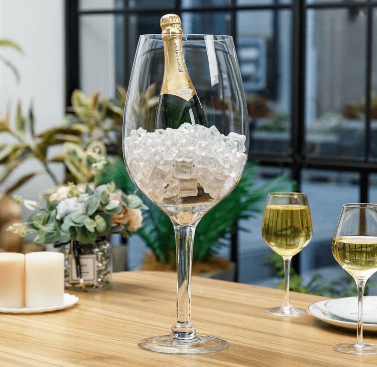 The XXXL wine glass (6400ml)